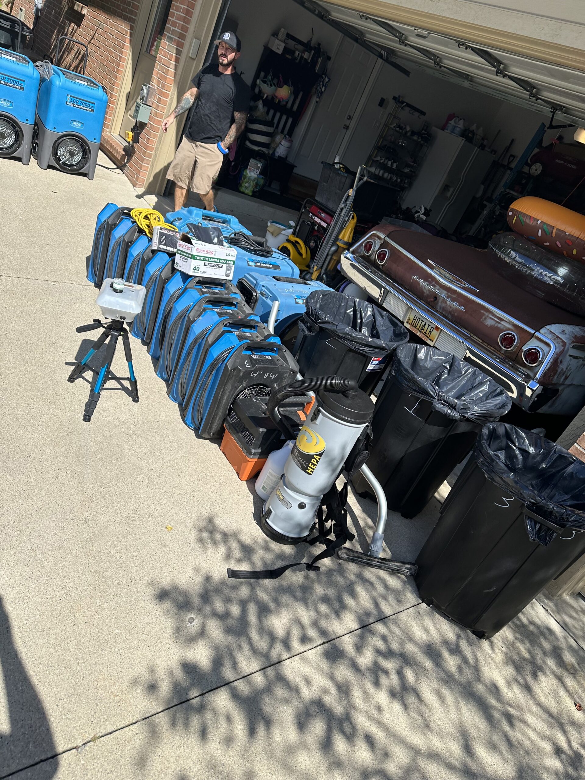 Mold cleanup equipment and corrective work in Southeast Michigan